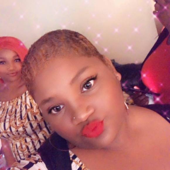 Meet your Posher, Bri - Picture 1 of 1